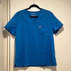 Women’s Figs scrub top